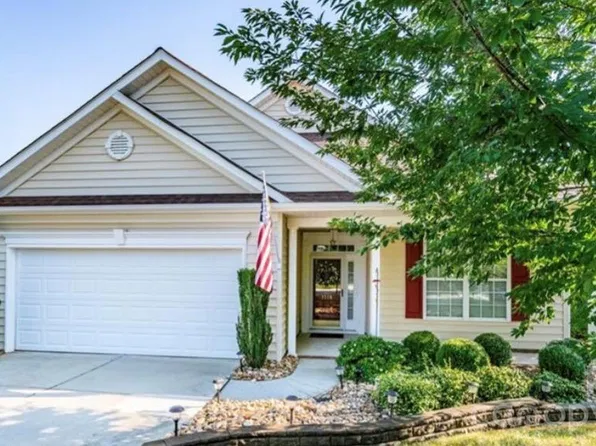 1015 Platinum Dr, Fort Mill, SC 29708