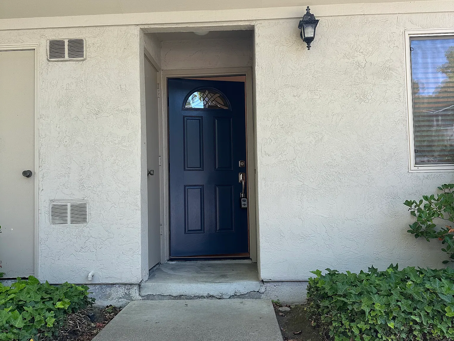 2 bed, 980 sqft, $3,200 — Photo 3