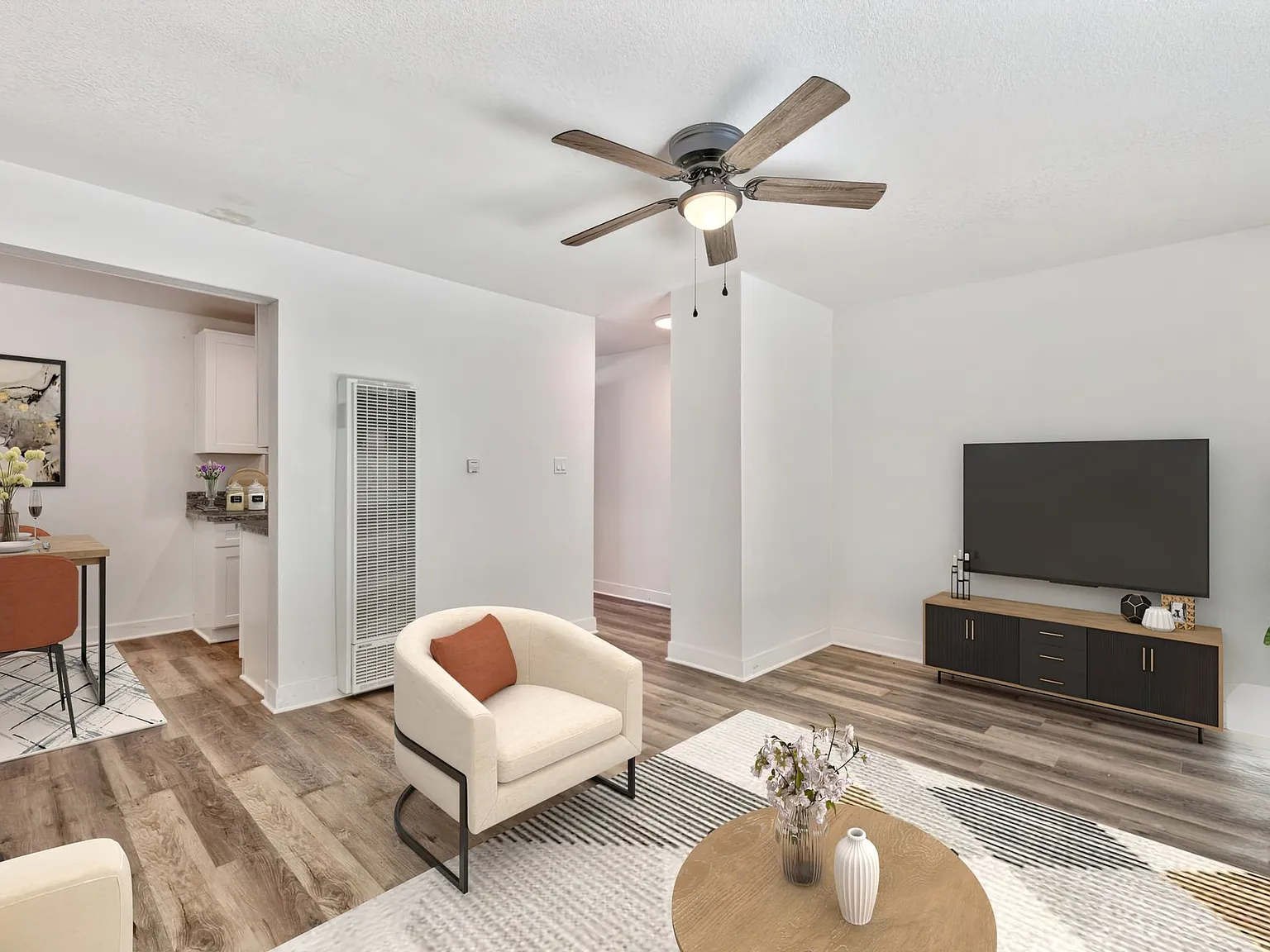 2 bed, 850 sqft, $1,995 — Photo 2