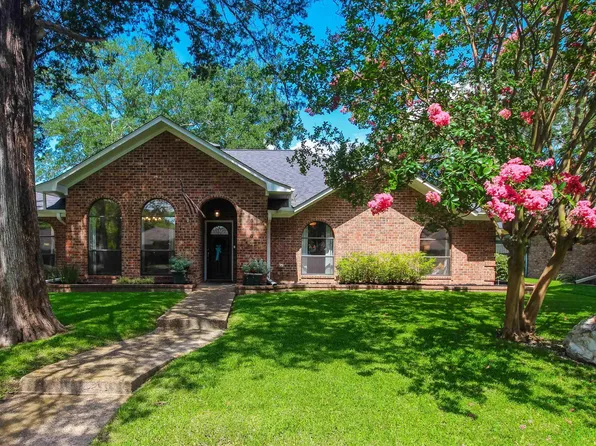 5807 Plantation Dr, Tyler, TX 75703