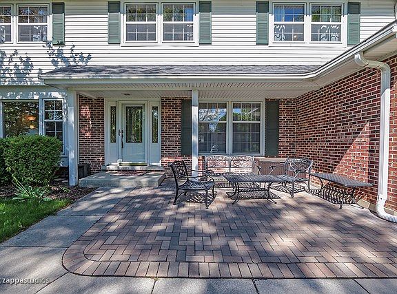 2nd image of 1494 Cantigny Way