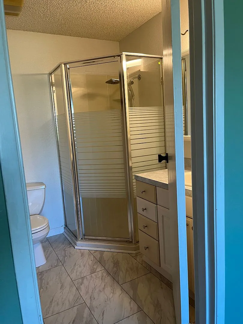 Beautiful 2 Bedroom Home in Lakewood! — Photo 4