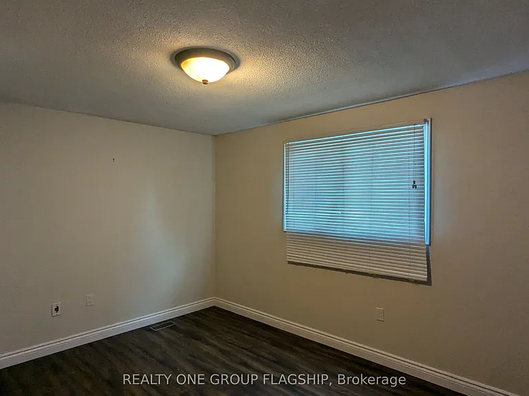 7 Greening Ave #UPPER — Photo 13