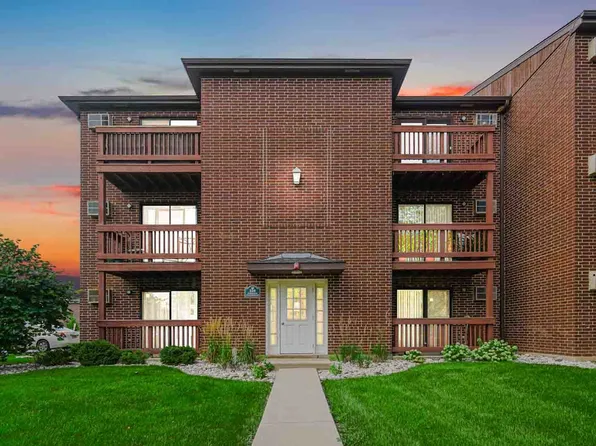 330 Shorewood Dr APT 3A, Glendale Heights, IL 60139