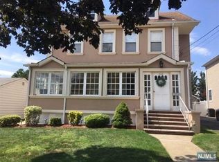 260 Washington Pl, Hasbrouck Heights, NJ 07604