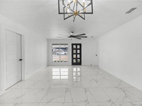 4th image of 313 W Eller Ave