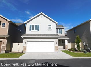 918 W Stonehaven Dr, North Salt Lake, UT 84054