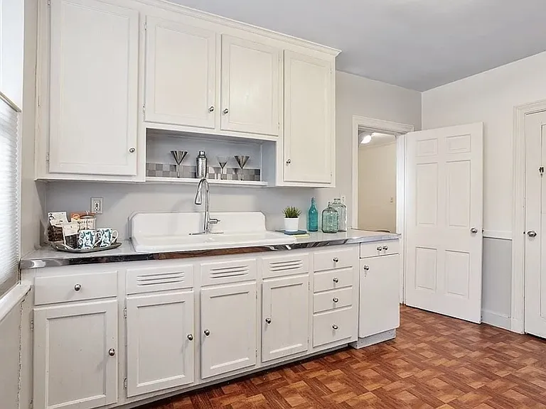 60 Sutherland Rd #1 — Photo 10