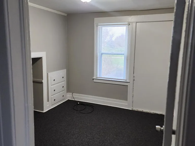 222 Eason St — Photo 12