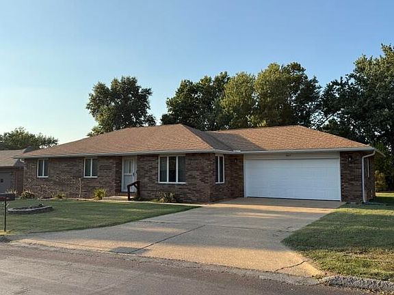2nd image of 807 E 16th Street
