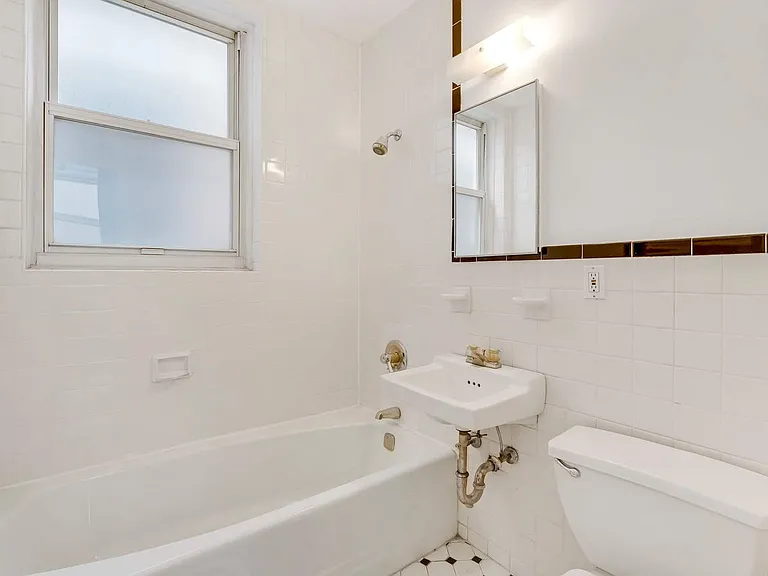 518 E 11th St #5B — Photo 9