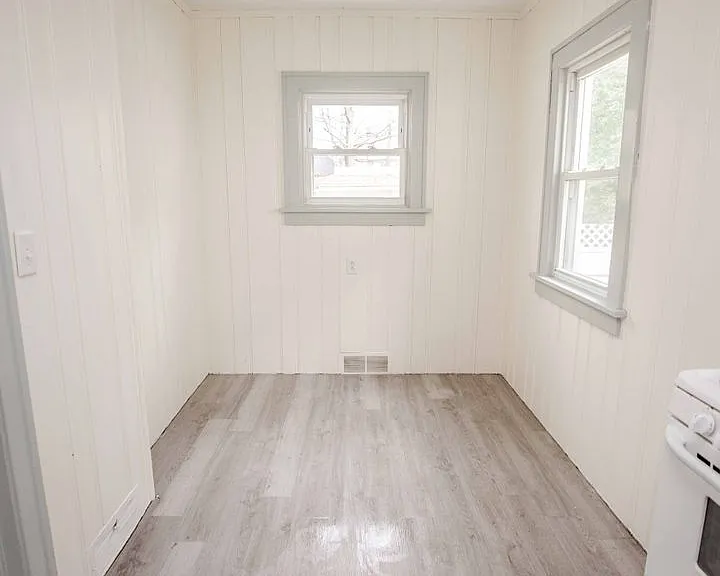 1938 Fernwood Ave — Photo 11