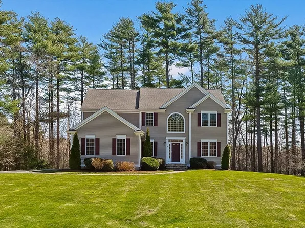 9 Chrisjenn Brooke Ln, Lakeville, MA 02347