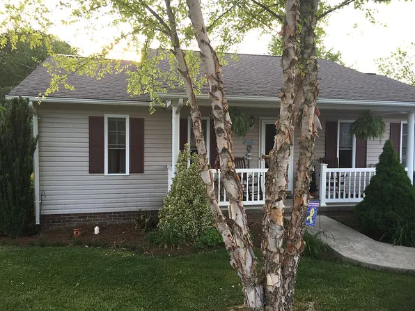 319 S Cedar St, Elizabethton, TN 37643