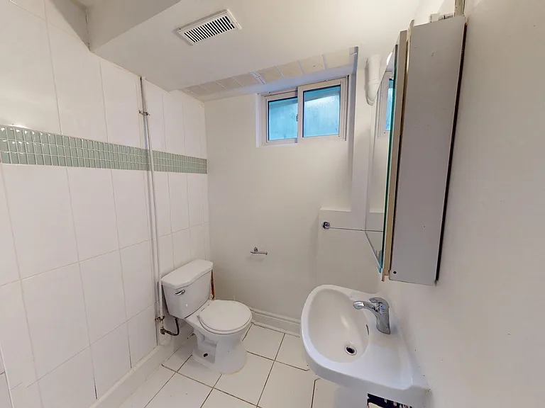 21 Rusholme Park Cres #BASEMENT — Photo 6