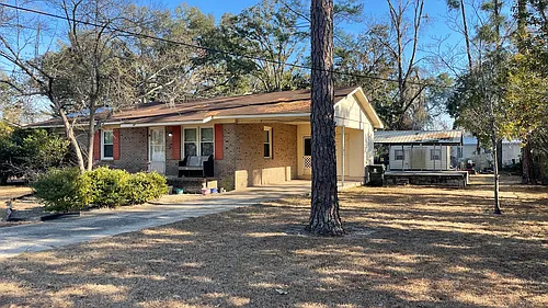 64 Kings Dr Photo 1