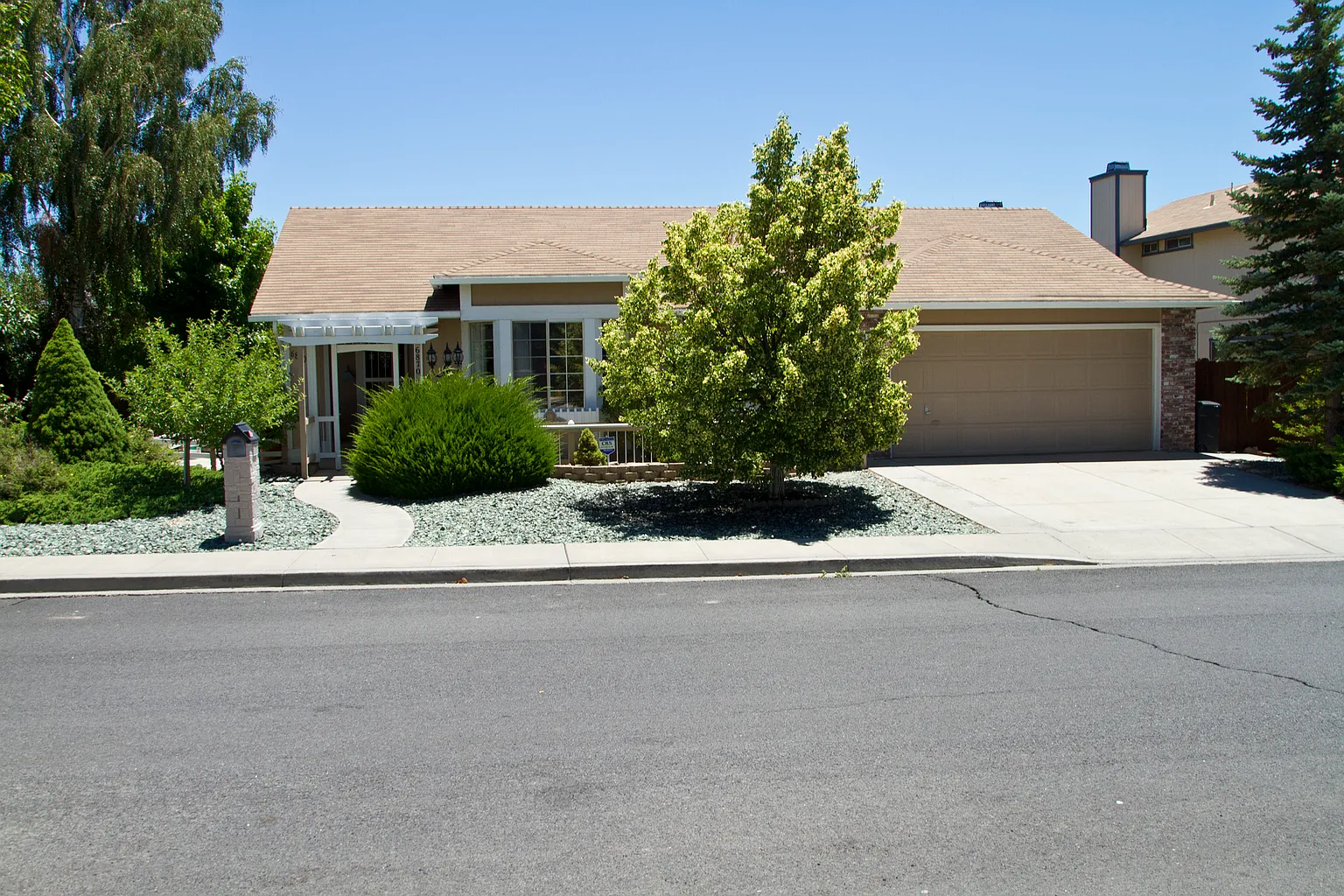 6870 Enchanted Valley Dr photo 1