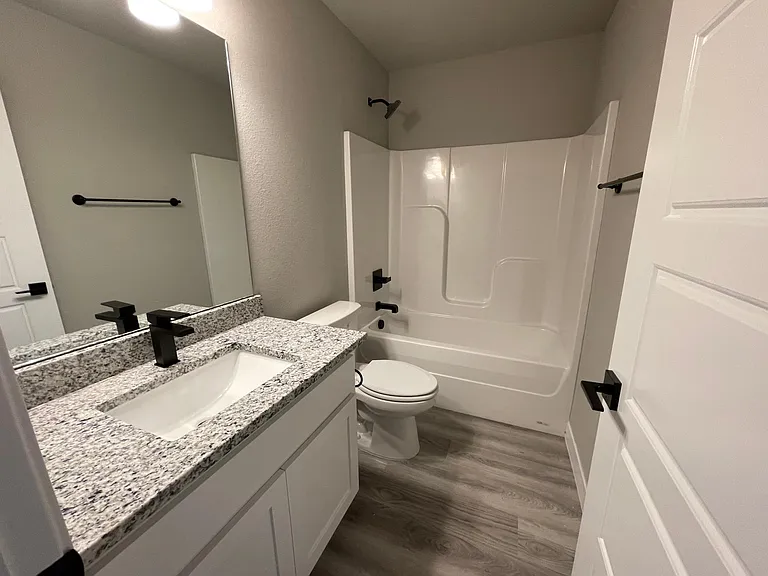 7313 S Walnut Ave — Photo 4
