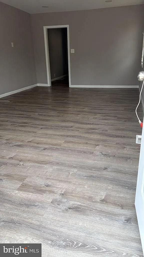 1 bed, 700 sqft, $1,400 — Photo 3