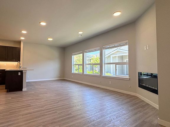 4th image of 8614 176th St E