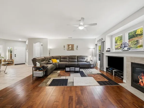 3146 Willow Tree Ln, Escondido, CA 92027