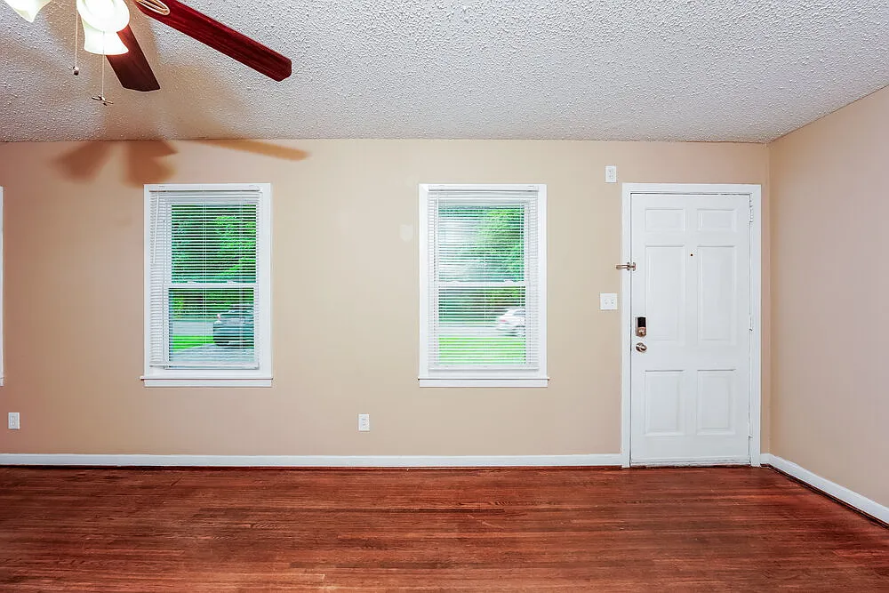 3 bed, 1.0 bath, 1084 sqft, $1,150 — Photo 4