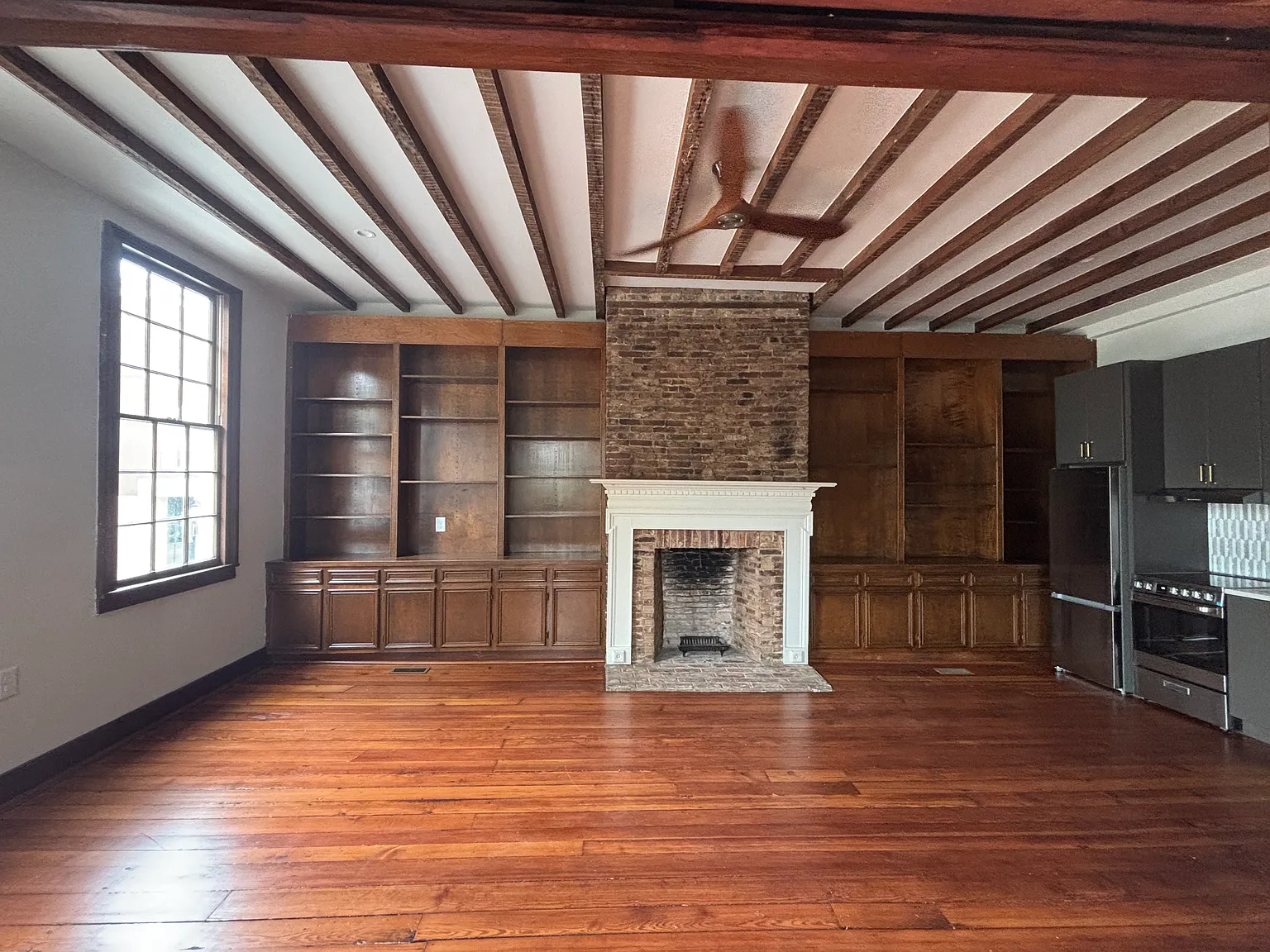 1 bed, 762 sqft, $3,700 — Photo 4