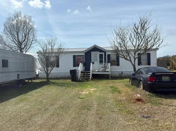 208 Swallow Cir, Robertsdale, AL 36567