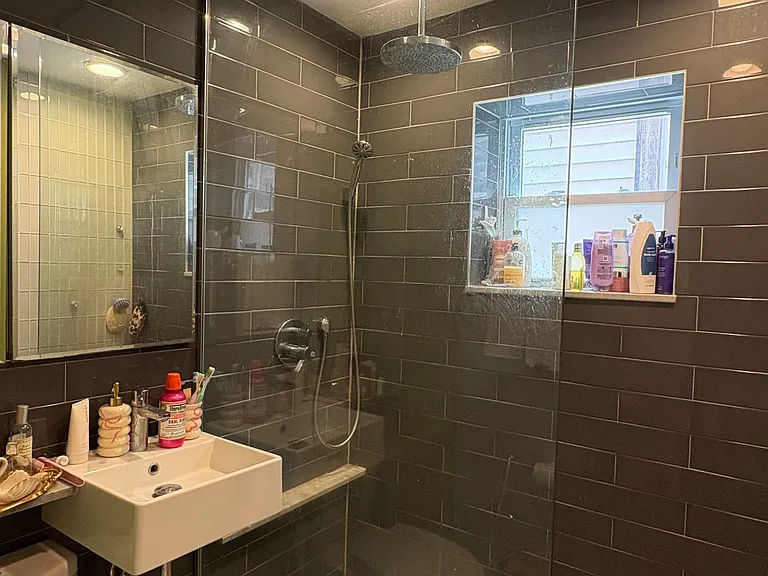 146 Everett St #3 — Photo 9