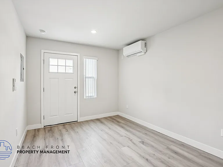 716-722 East 7th Street — Photo 26