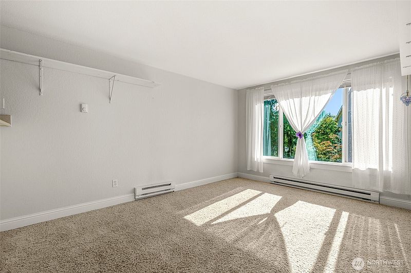 3rd image of 9484 Woodinville-Redmond Road NE #C202