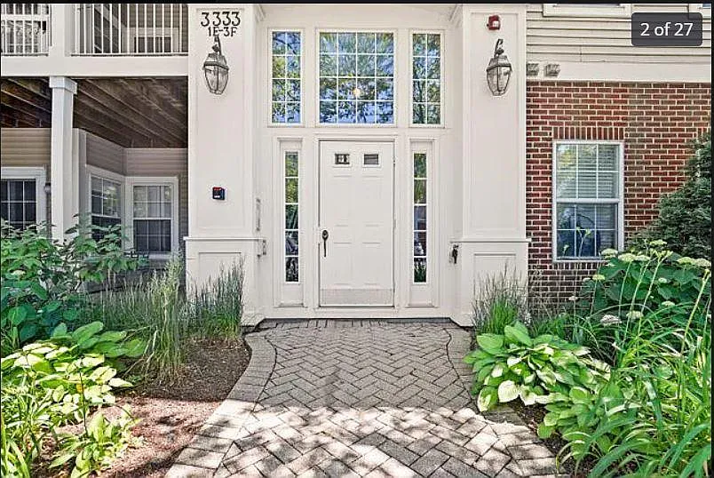3333 Stratford Ct — Photo 2