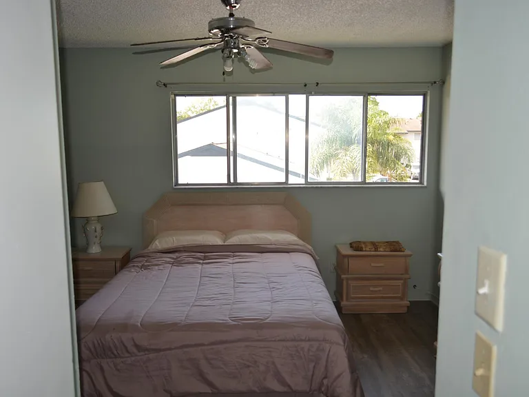 973 Whitman Dr — Photo 5