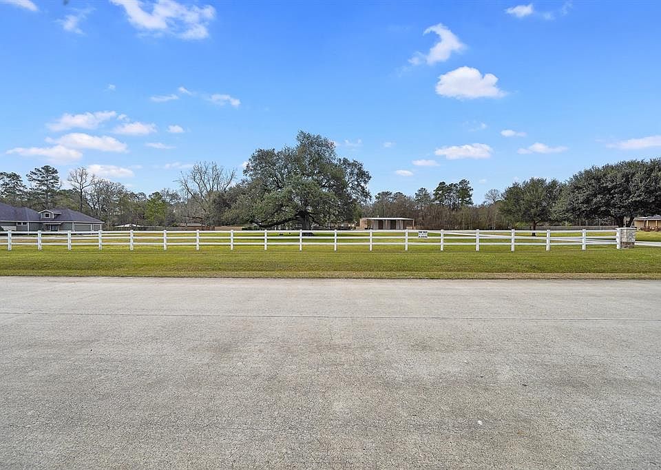 1st image of 511 Saddle Creek Farms Dr