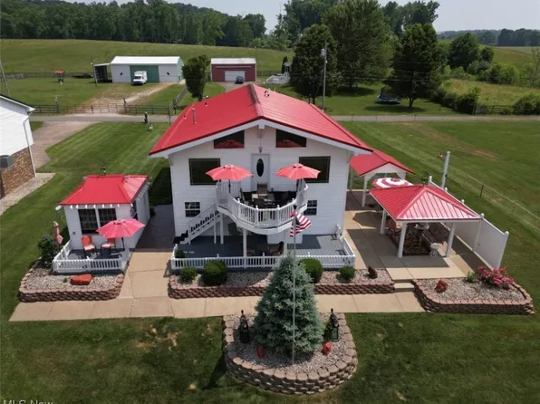 796 Happy Valley Rd, Parkersburg, WV 26104