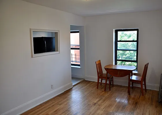 Rented by Compass | media 6