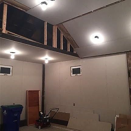 5th image of 75 Labelle Ave