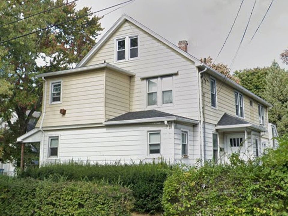 FRONT OF THE HOUSE - STREET VIEW