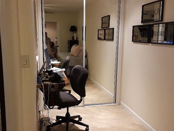 office area in 2nd bedroom