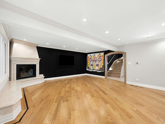 4th image of 4261 Hirschberg Ave