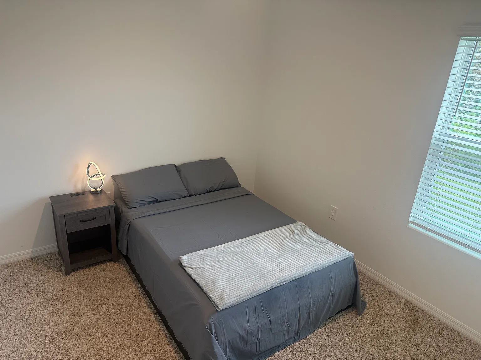 4 bed, 1665 sqft, $800 — Photo 2