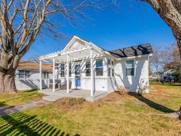 235 W Bates Ave, Villas, NJ 08251