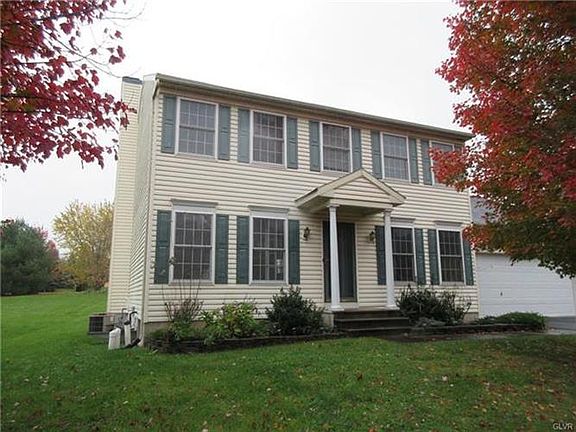 2nd image of 3825 Tamarind Dr