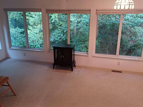 5th image of 1405 Olga Dr