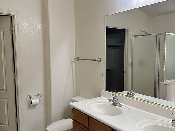 5th image of 42303 W Chambers Dr