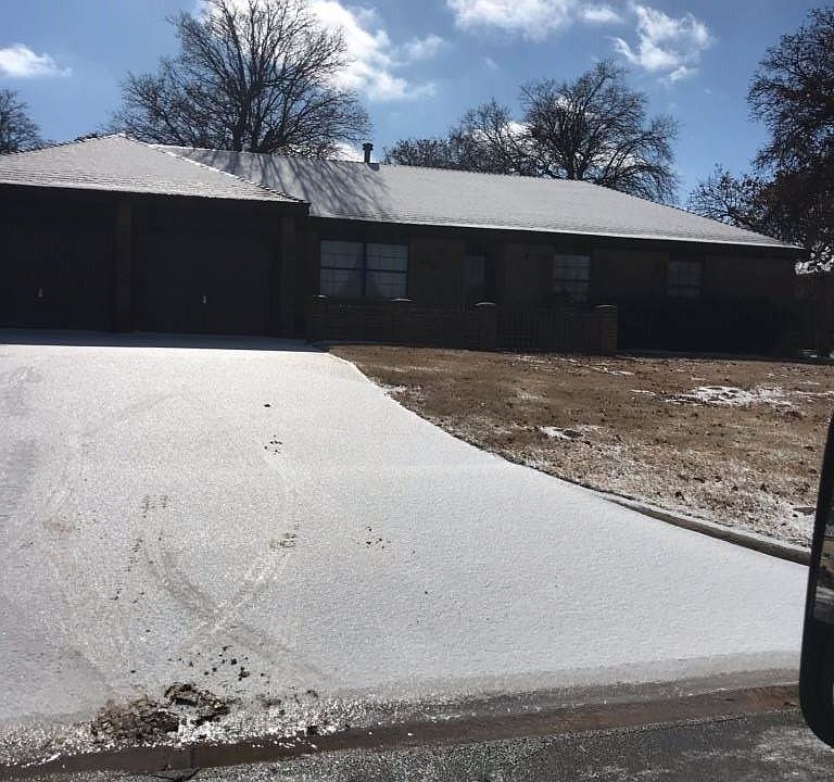 1st image of 126 Oakwood Dr
