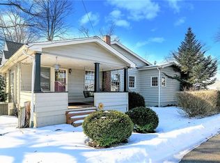 4374 Point Comfort Dr, Akron, OH 44319