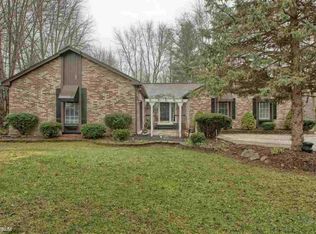 9731 Bartel Rd, Columbus, MI 48063