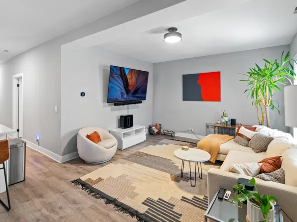 452 N May St #Ch1, Chicago, IL 60642
