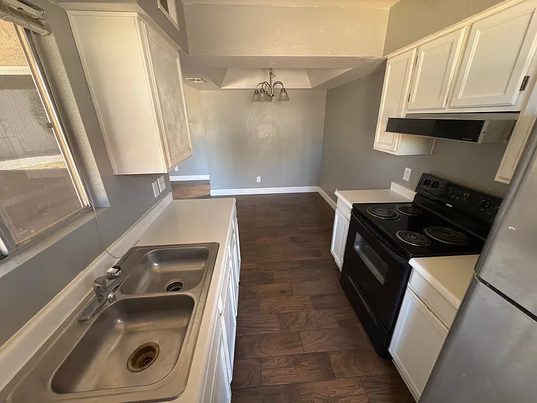 10610 S 48th St #1073 — Photo 12